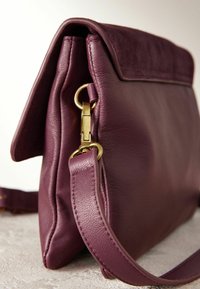 Next Geantă crossbody - burgundy red