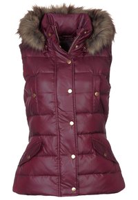 Smanicato imbottito color bordeaux con cappuccio rifinito in pelliccia, design imbottito, dettagli in metallo dorato, due tasche anteriori e chiusura frontale con bottoni.