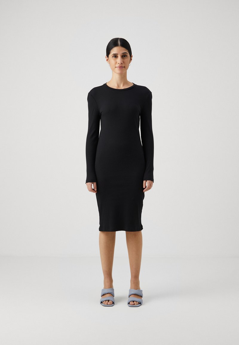 Vero Moda Petite VMLAVENDER O NECK DRESS - Trikoomekko - black