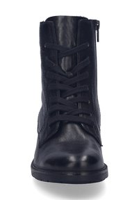 Botas de cuero negras hasta el tobillo con una superficie texturizada, que presentan un diseño de cordones en la parte frontal y un detalle de cremallera lateral para un fácil calzado.