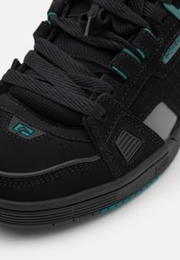 Globe SABRE - Sapatilhas - black/petrol