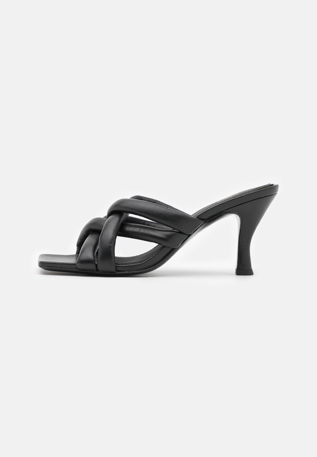 MINA - Klapki - black