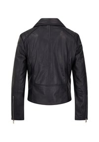 Giubbotto in pelle nera caratterizzato da un design aderente, cuciture visibili, tasche laterali con zip e colletto classico. Tessuto liscio e silhouette elegante.