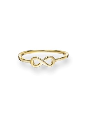 Bague en or délicate présentant un symbole infini poli comme pièce centrale sur un anneau simple sur fond blanc.