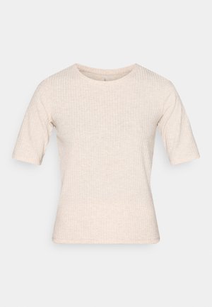 Hele beež värvusega soonikkoes T-särk ümmarguse kaelusega ja lühikeste varrukatega, millel on kehakohane lõige ja sile tekstuur.