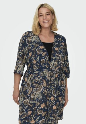 Floral patroon kimono in marineblauw, met driekwart mouwen, een strikriem en een relaxte pasvorm. Het ontwerp bevat crèmekleurige en roze accenten.