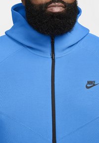 Nike Sportswear Fleecejacke - light photo blue black