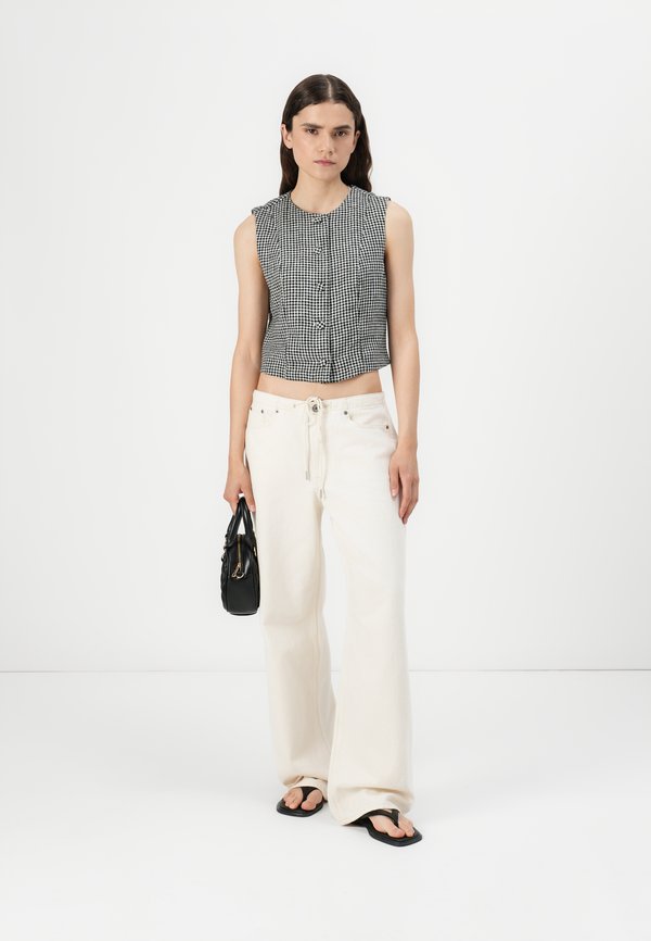 CAP SLEEVE TAILORED VEST - Blouse4