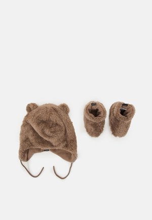 NOA GIFT SET - Čepice - misty brown