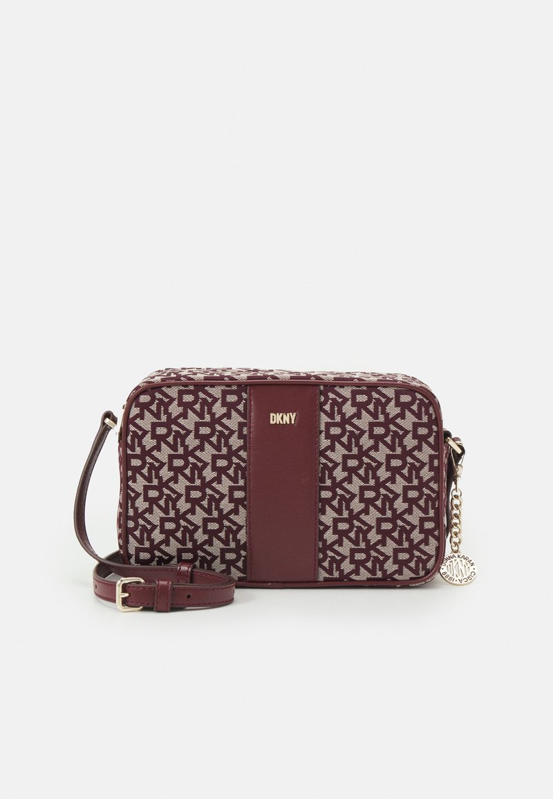 DKNY BRYANT CAMERA BAG Across body bag aged wine/bordeaux Zalando.ie