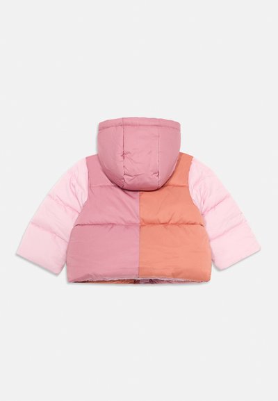 Puffer jacket with a hood featuring a pink and coral color block design. Made of smooth fabric with a quilted texture and elastic cuffs.