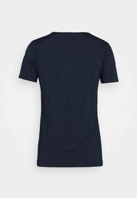 Mörkblå kortärmad t-shirt i slät tyg, med rund halsringning och en enkel design utan synliga mönster eller detaljer.