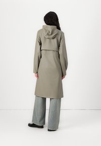 Selected Femme SLFRAYA RAINCOAT - Regnjakke - vetiver
