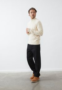 Pier One Neule - off-white