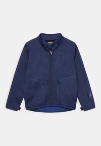 Marinblå zip-up jacka i mjuk, texturerad fleece, med två framfickor, raglanärmar och hög krage.