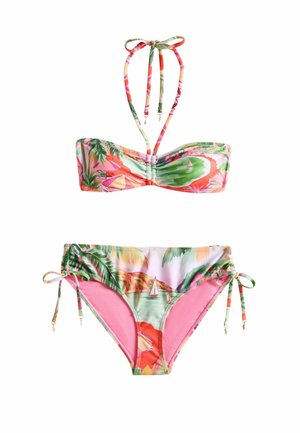 Costum de baie în două piese cu imprimeu tropical de plajă în roz, verde și portocaliu, prevăzut cu panglică legată în jurul gâtului și slip cu legături laterale.