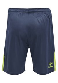 Marina idrottsshorts med limegröna detaljer. Tillverkade av lätt, ventilerande tyg. Elastisk midja med logotyp på vänster ben.