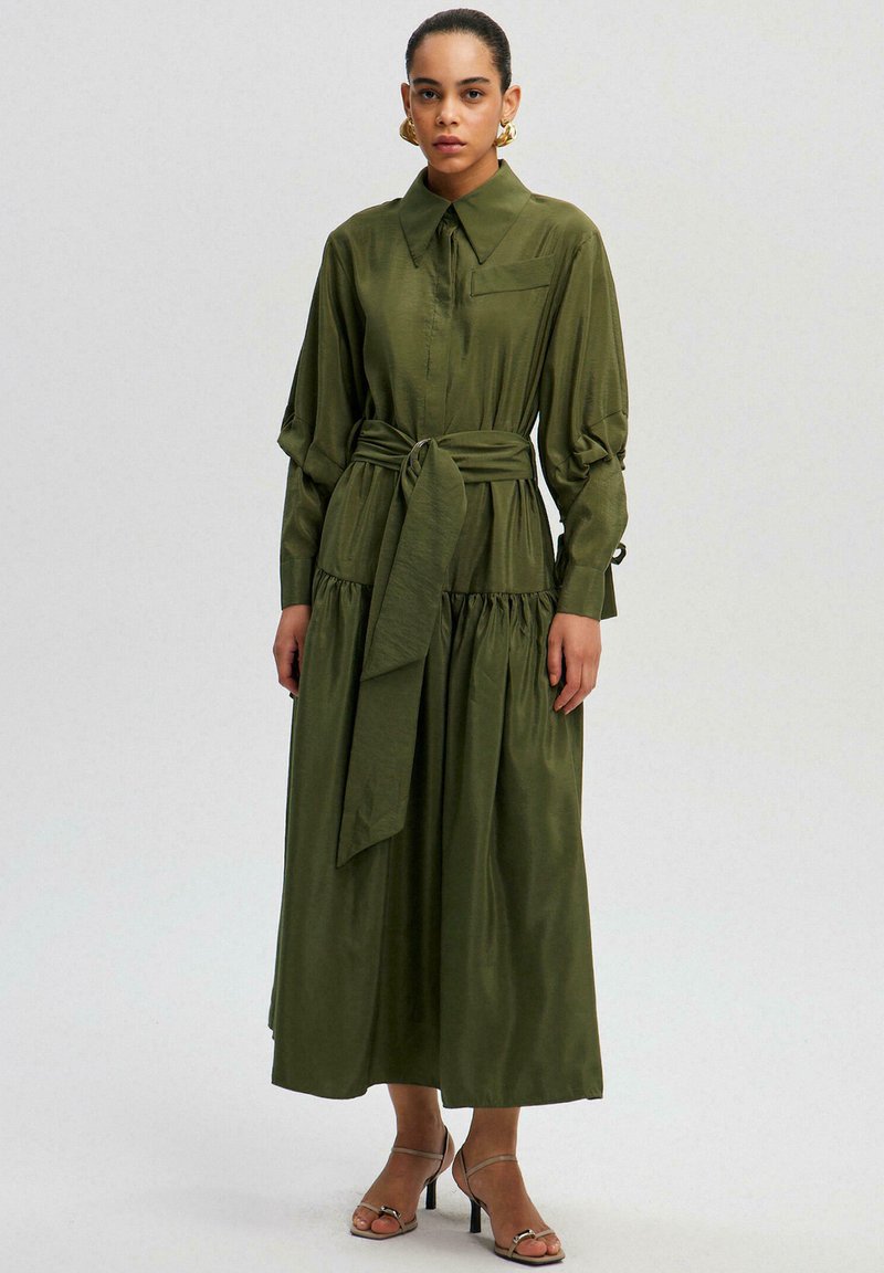 Touché Privé BALLOON SLEEVE WITH BELTED WAIST - Maksi garuma kleita - khaki