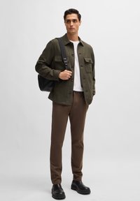 BOSS CARPER - Lagana jakna - open green