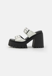 Mules med hæl - white