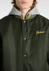Vans SCRIPTED - Mezisezónní bunda  - dark green