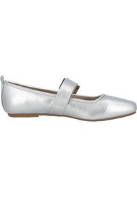 Srebrne metaliczne płaskie buty z zaokrąglonym czubkiem, regulowanym paskiem na podbiciu i płaską podeszwą. Teksturowane wykończenie górnego materiału.