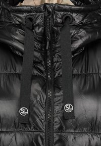 Sublevel Weste - black
