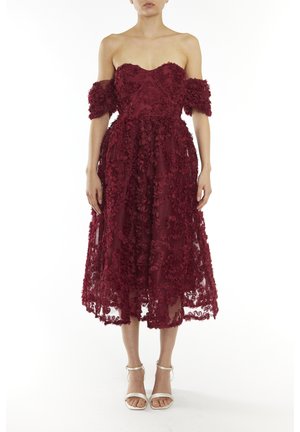 True Decadence AMELIA FLORAL 3D BARDOT MIDAXI SKATER - Cocktailjurk - burgundy