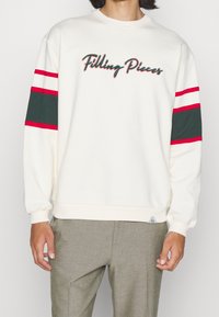 Filling Pieces Sweatshirt - off-white