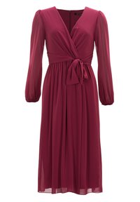Bordeauxfarbendes Wickelkleid mit langen durchsichtigen Ärmeln, V-Ausschnitt, Taillengurt und fließendem Rock. Aus glattem Stoff mit leichtem Glanz gefertigt.