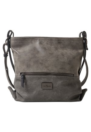 Sac bandoulière gris avec sangle réglable, poche zippée à l'avant et plaque métallique avec le logo Tom Tailor.