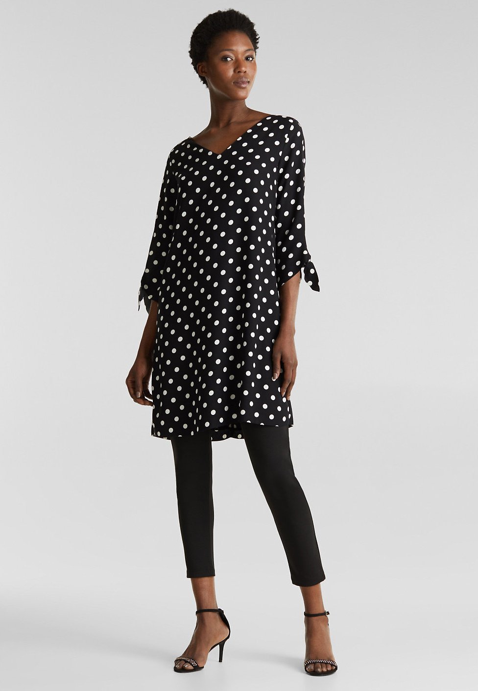Damen KNÖCHELLANGE LEGGINGS MIT KARO-MUSTER - Leggings - Strümpfe Damen KNÖCHELLANGE LEGGINGS MIT KARO-MUSTER - Leggings - Strümpfe