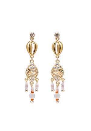 Boucles d'oreilles en or avec un motif de coquillage et un œil en cristal, ornées de perles suspendues aux couleurs orange et transparent.