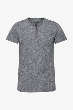 Gray short-sleeve T-shirt made of textured fabric, featuring a henley neckline with three brown buttons and a small logo tag at the hem.