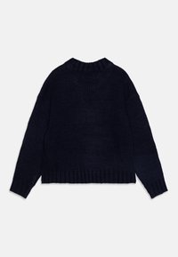 Pull en maille bleu marine avec un design court, un col et des poignets côtelés. Dispose de manches amples et d'un tissu texturé.