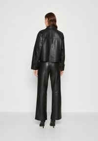 Marc O'Polo TURN DOWN COLLAR ZIPPER, FLAP POCKETS LINED - Usnjena jakna - black