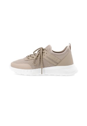Helles beige Sportsneaker mit einem Obermaterial aus Netzgewebe, runder Zehenform, flacher weißer Sohle und passenden Schnürsenkeln. Dezente Markenkennzeichnung an der Seite.