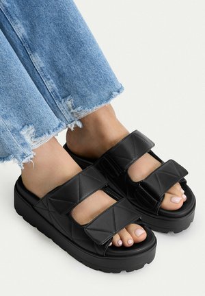 DeeZee, DEEZEE WOMEN'S FLIP-FLOPS BLACK - Mules - black