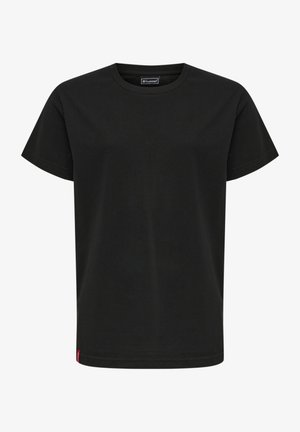 Sort bomulds T-shirt med rund halsudskæring og korte ærmer. Lige skæring med et lille logo mærke ved kanten. Standard pasform.