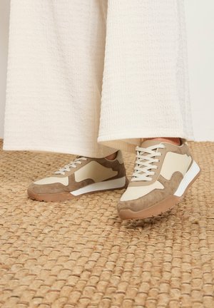 Yours Clothing, WIDE FIT TRAINERS - Trainers - natural