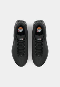 Nike Sportswear AIR MAX DN - Tenisice - black/green strike/anthracite