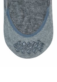 Hellgraue, unsichtbare Socke mit dunkelgrauem Innenfutter und Gummigrip-Punkten, die auf der Sohle in einem Rautenmuster angeordnet sind.