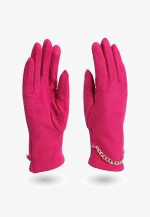 Guanti in suede rosa con una texture liscia, caratterizzati da un accento in catena dorata ai polsi, e sagomati con un taglio elegante e aderente.