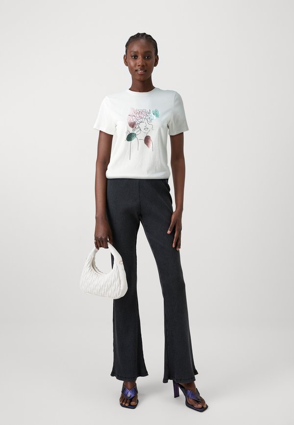 ONLKITA LIFE - Print T-shirt - cloud dancer2