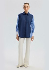 Touché Privé STRIPED BLOCK - Blúzka so zapínaním na gombíky - navy blue