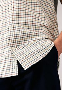 Next STRETCH OXFORD CHECK SHORT SLEEVE REGULAR FIT - Skjorta - ecru