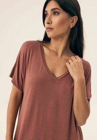 Henderson NOVES koralowy