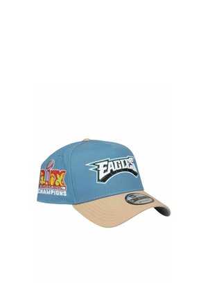 Blau-beige Philadelphia Eagles Cap mit dem auf der Seite eingestickten Logo "Super Bowl LII Champions" und verstellbarem Riemen hinten.