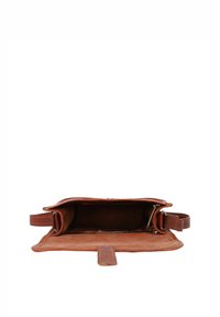 Sac en cuir marron avec une fermeture éclair, vue ouverte mettant en valeur un intérieur lisse et un fond plat, avec des bords arrondis et une poignée.