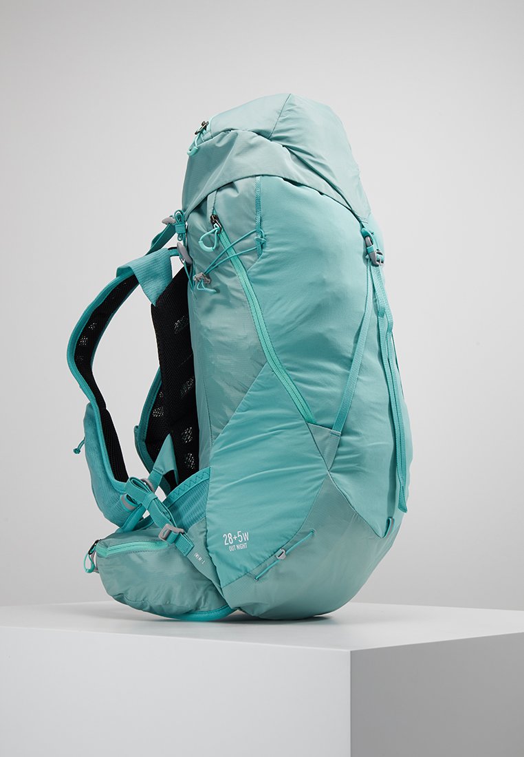 salomon out night 28